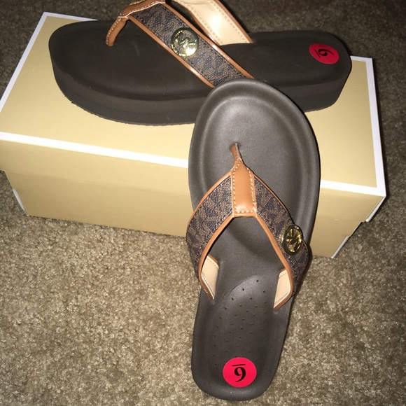 Last 1 Michael kors gage flip flops - Picture 5 of 7